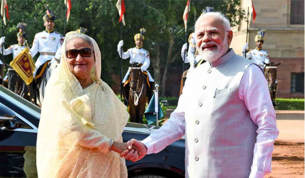 Indian Prime Minister Narendra Modi and Bangladesh PM Sheikh Hasina 