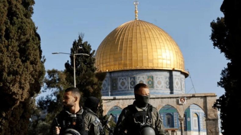 Israeli police out Al Aqsa Mosque
