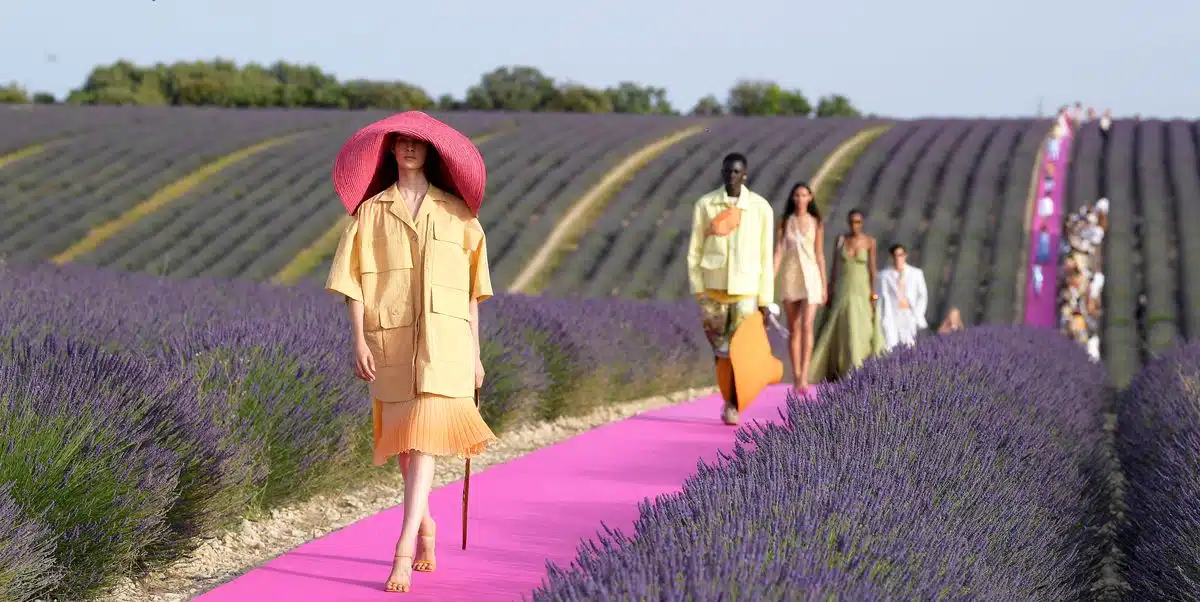 Fashion labels transformed iconic places into eccentric Runways-All about unique Fashion.