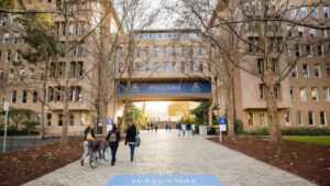 Australian University bans Indians as visa fraud hikes