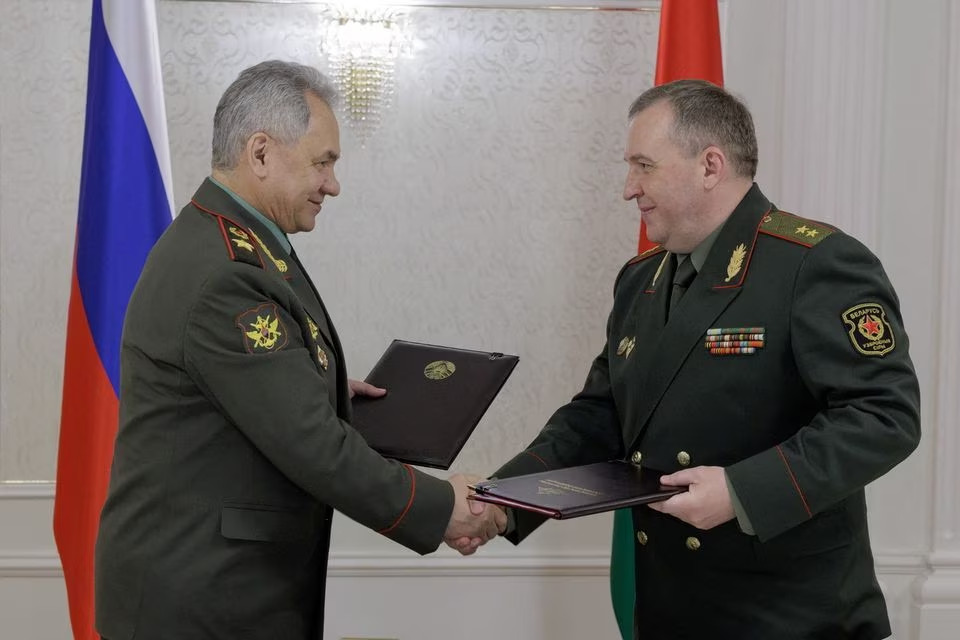 Sergei Shoigu, Defense Minister of Russia, with Victor Khrenin, Belarusian Defence Minister in a meeting at Minsk