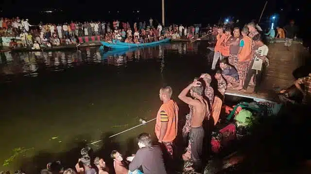 A houseboat overturns in Malappuram, Kerala, killing 20