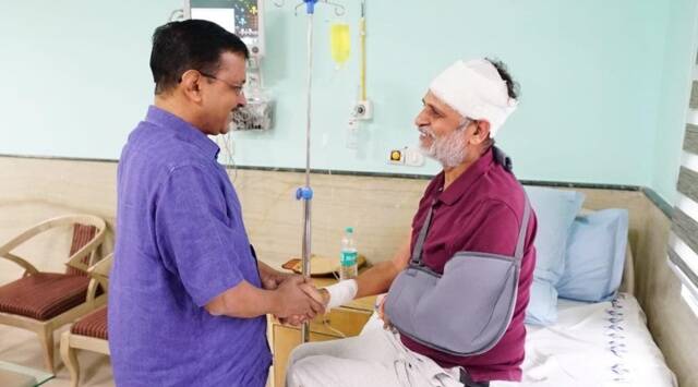 CM Kejriwal Met Satyendar Jain in Hospital - Asiana Times