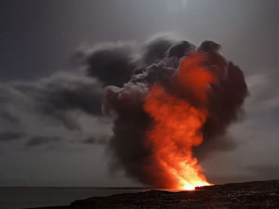 Kilauea: begins erupting after a 3-month pause
