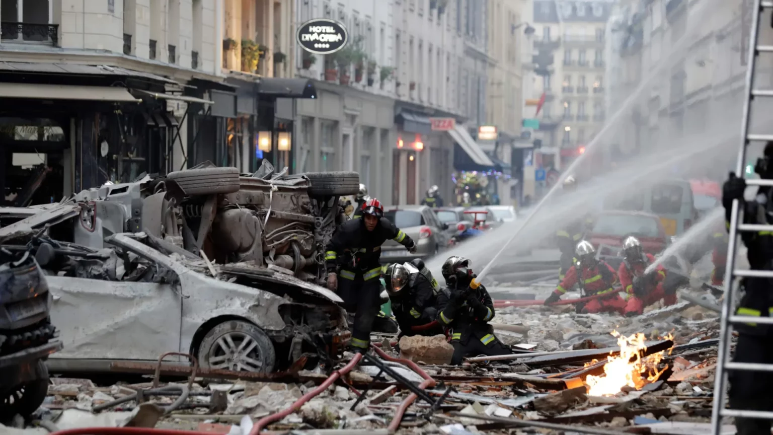At least 37 injured in the Paris blast, sniffer dogs find smell in the ruins - Asiana Times