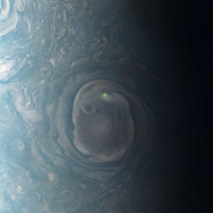 Lightning near Jupiter's north pole captured by Juno
