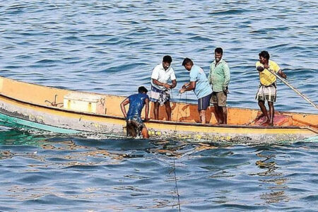 Indian Fishermen captured by Srilankan Naval force  - Asiana Times