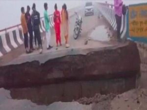 UP: Bridge Washed Away In Ganga After Rain. - Asiana Times