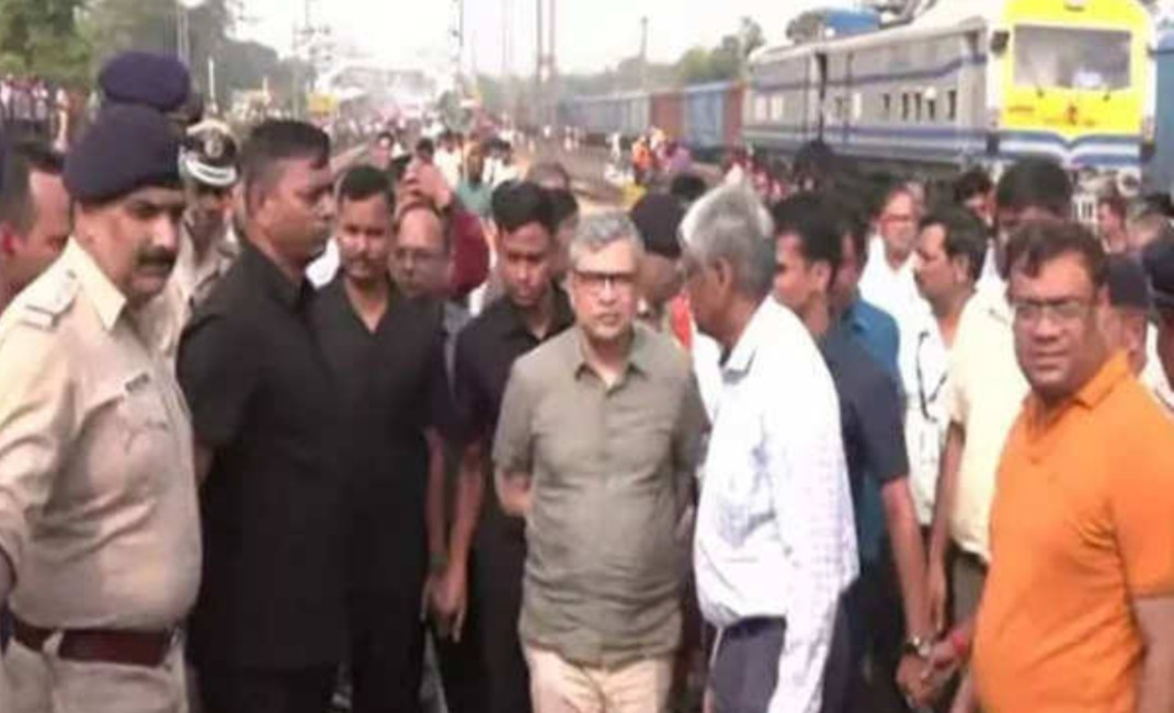 Railway Minister at the Accident site.