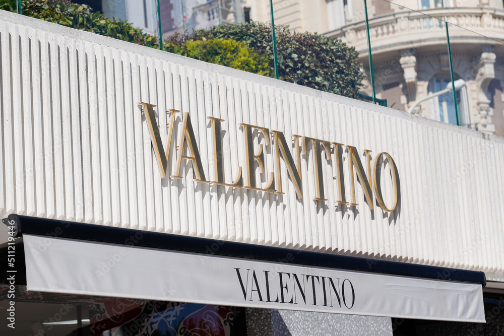 Kering Acquires 30% Shares of Fashion Icon Valentino - Asiana Times