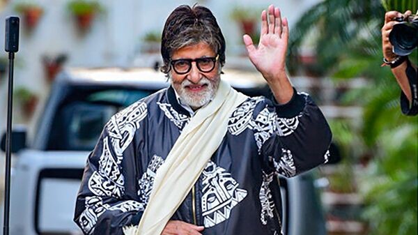Amitabh Bachchan Amazes Fans with Project K Hoodie at Jalsa Meet and Greet - Asiana Times