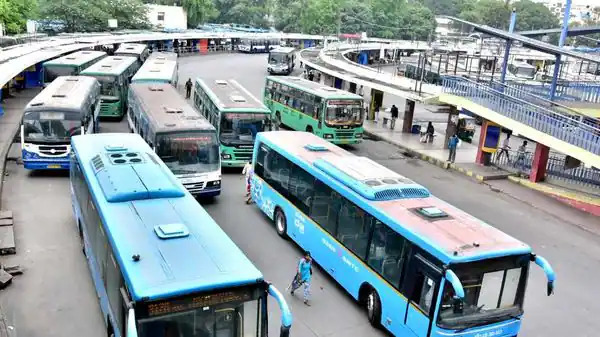 Feeder bus Services at 17 metro stations. 