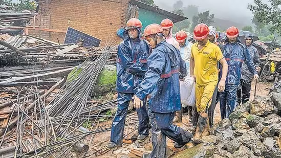 Rescue Operations in Raigad (Picture Source: Hindustan Times)