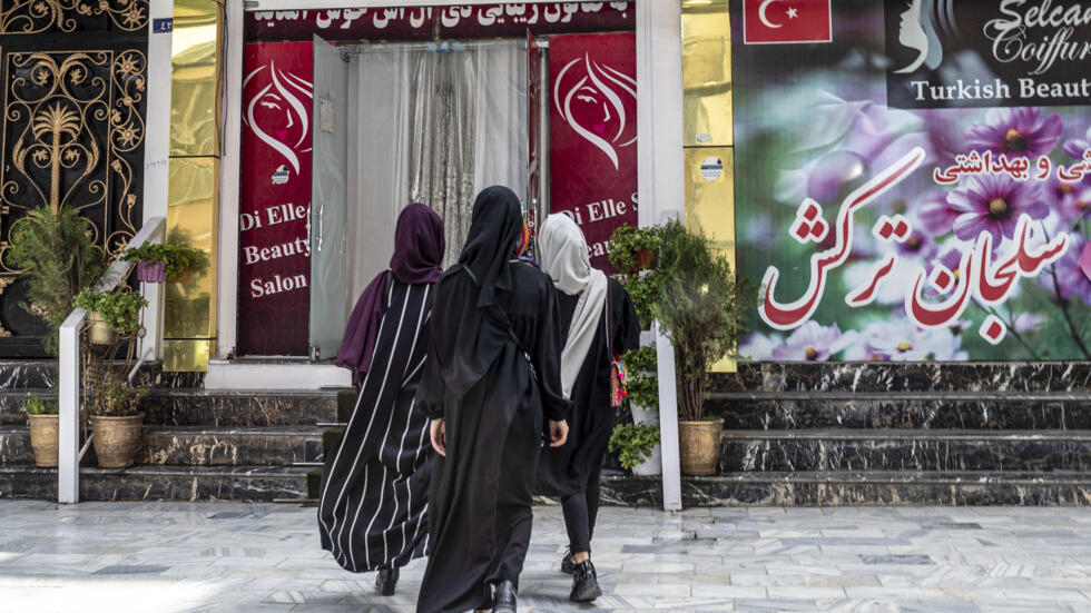 AFGHANISTAN’S MAKEOVER: TALIBAN BANS BEAUTY SALONS DESPITE PROTESTS - Asiana Times