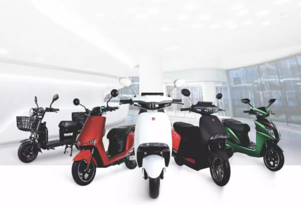 Industry saw a huge surge in bookings of electric 2-wheelers at the end of May.