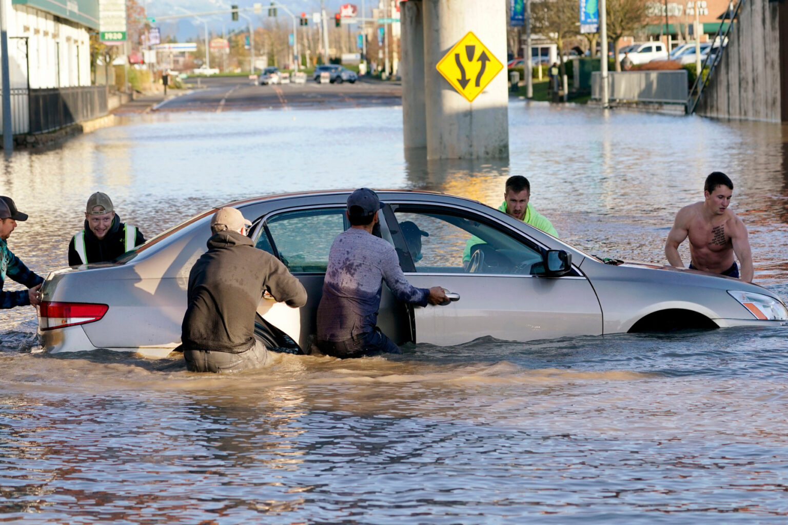 Heavy Rains In Canada Result in Floods - Asiana Times