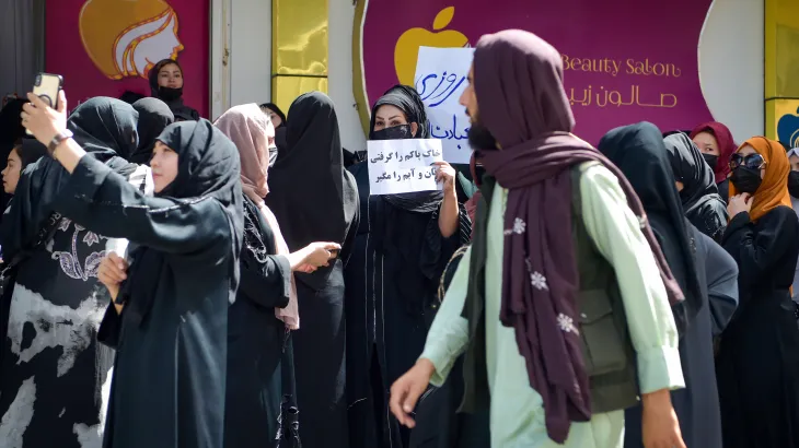 AFGHANISTAN’S MAKEOVER: TALIBAN BANS BEAUTY SALONS DESPITE PROTESTS - Asiana Times