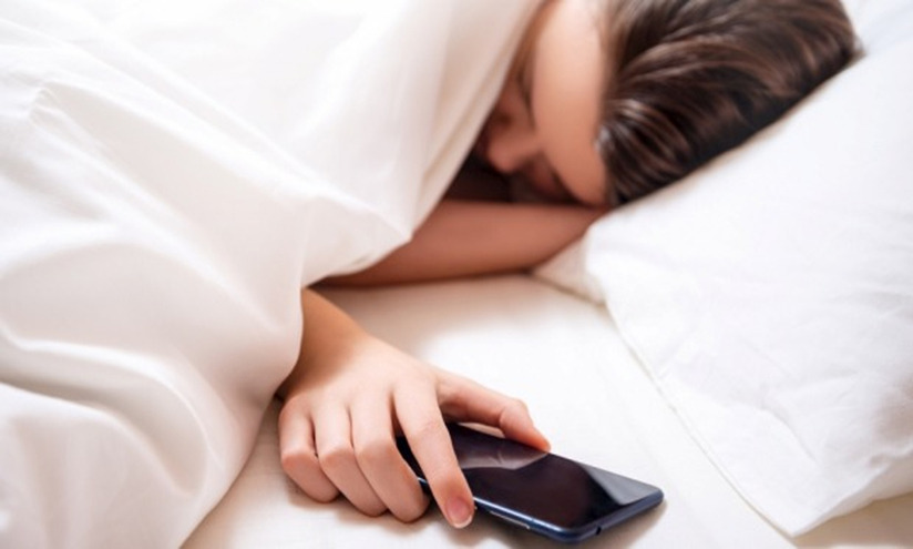 Apple Advises Against Sleeping Beside Charging Phones