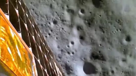 Chandrayaan-3:Canadian Astronaut Reacts to Vikram's Lunar Descent Pauses - Asiana Times