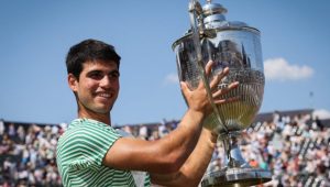 Top-ranked wonder Carlos Alcaraz celebrated his return to tennis competition