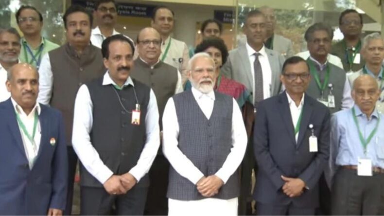 PM Modi meets ISRO scientists affer Chandrayaan-3 success  - Asiana Times