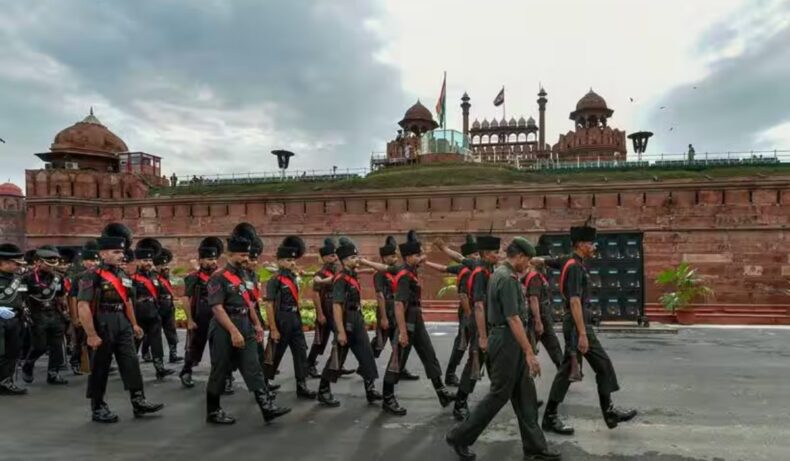 Har-Ghar-Tiranga-At-Red-Fort-forces-practice-in-full-before-Independence-Day-1.jpg