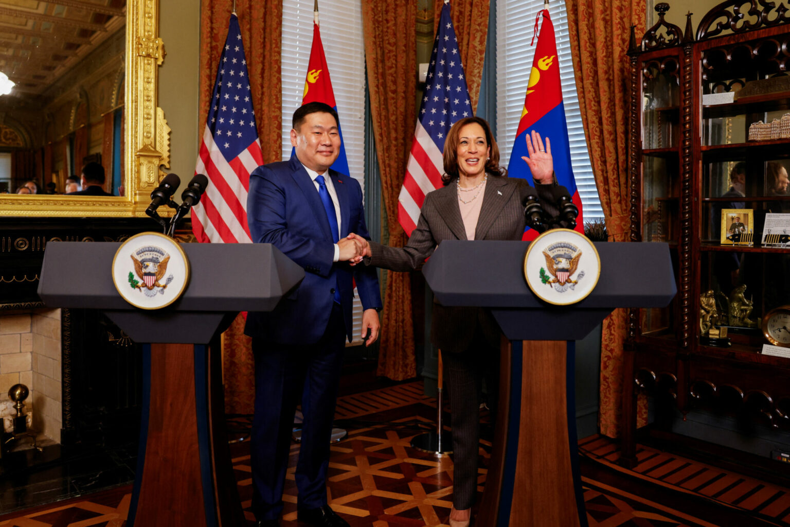 U.S. Vice President Kamala Harris meets with Mongolia's Prime Minister Oyun-Erdene Luvsannamsrai at her ceremonial office, in the Eisenhower Executive Office Building, on the White House campus in Washington, U.S., August 2, 2024. REUTERS/Kevin Wurm