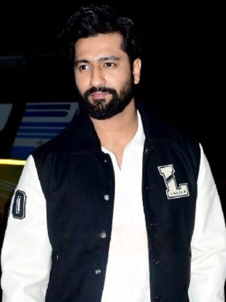 Vicky_Kaushal_snapped_promoting_Zara_Hatke_Zara_Bach_Ke_on_the_sets_of_The_Kapil_Sharma_Show_(cropped)