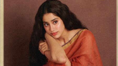 Classic Timeless Elegance: Janhvi Kapoor Embracing Linen Sarees - Asiana Times