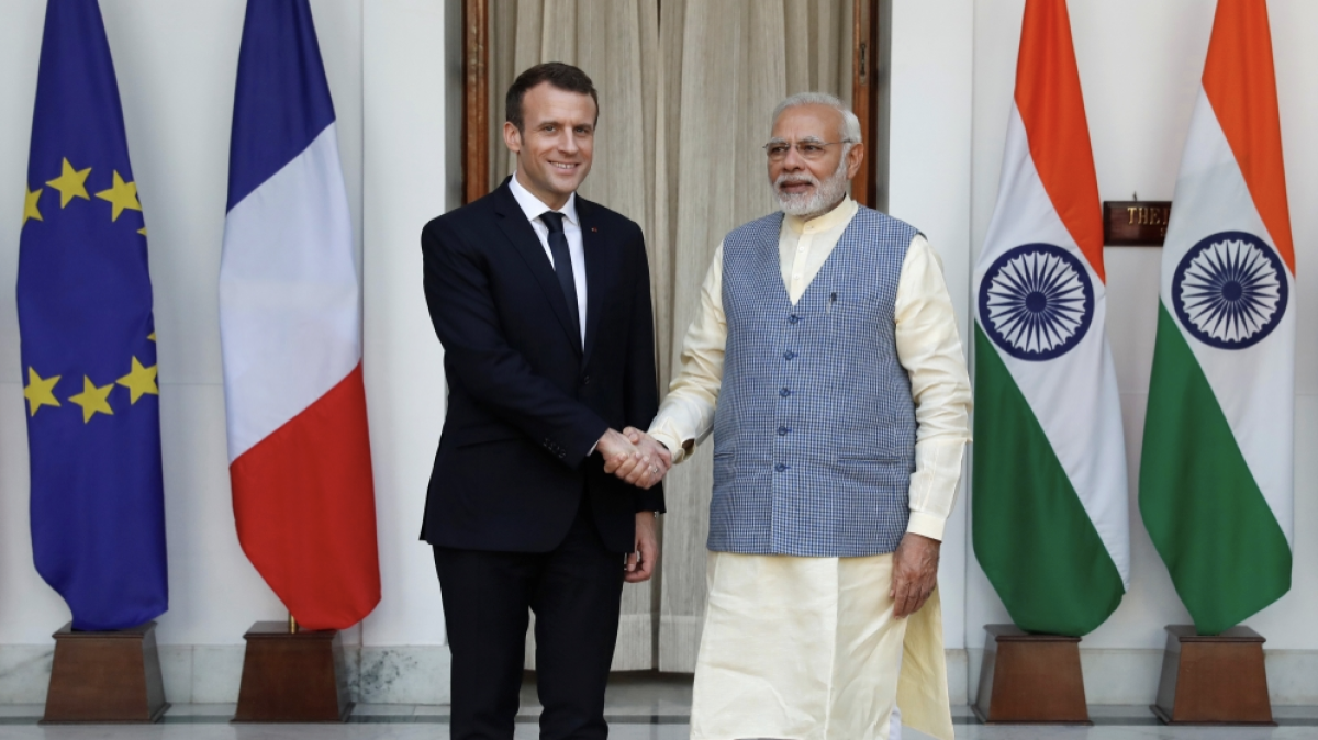 Modi celebrating Indo-France 25th Anniversary.  - Asiana Times