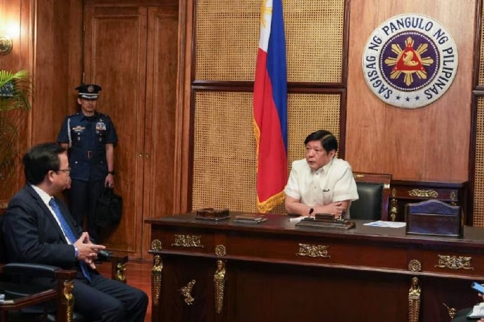 PHILIPPINE PRESIDENT FERDINAND MARCOS Jr. WITH CHINESE AMBASSADOR HUANG XILIAN