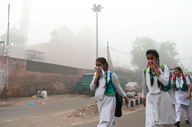 A Community Failure: The Air Pollution in Delhi