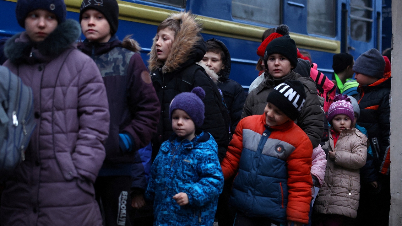 Ukraine children refugees