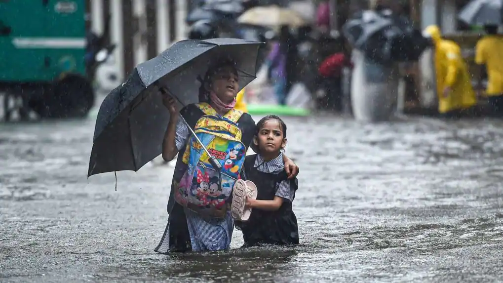 IMD has issued a yellow alert: Mumbai experience heavy rains as the monsoon is expected to arrive - Asiana Times