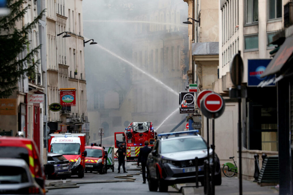 At least 37 injured in the Paris blast, sniffer dogs find smell in the ruins - Asiana Times