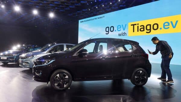 Tata Motors announced on Saturday that its total domestic sales surged by 44% in September to 80,633 units. In September 2021, the company delivered 55,988 units to dealers.