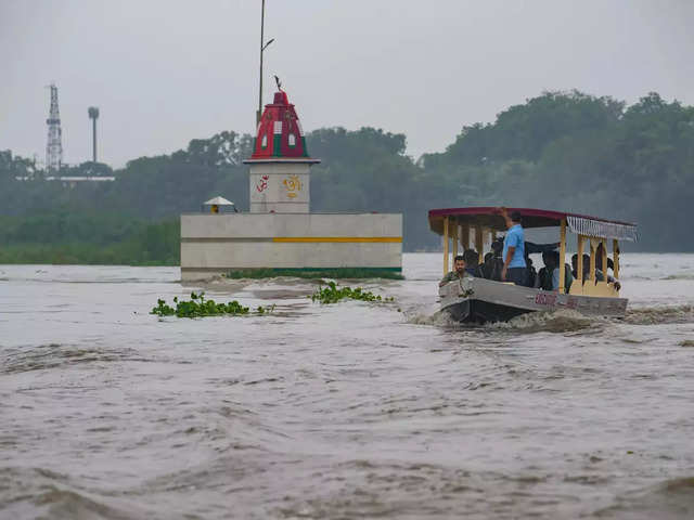 Devastating 45-Year High: Yamuna Floods Delhi, Sparks Alert. - Asiana Times