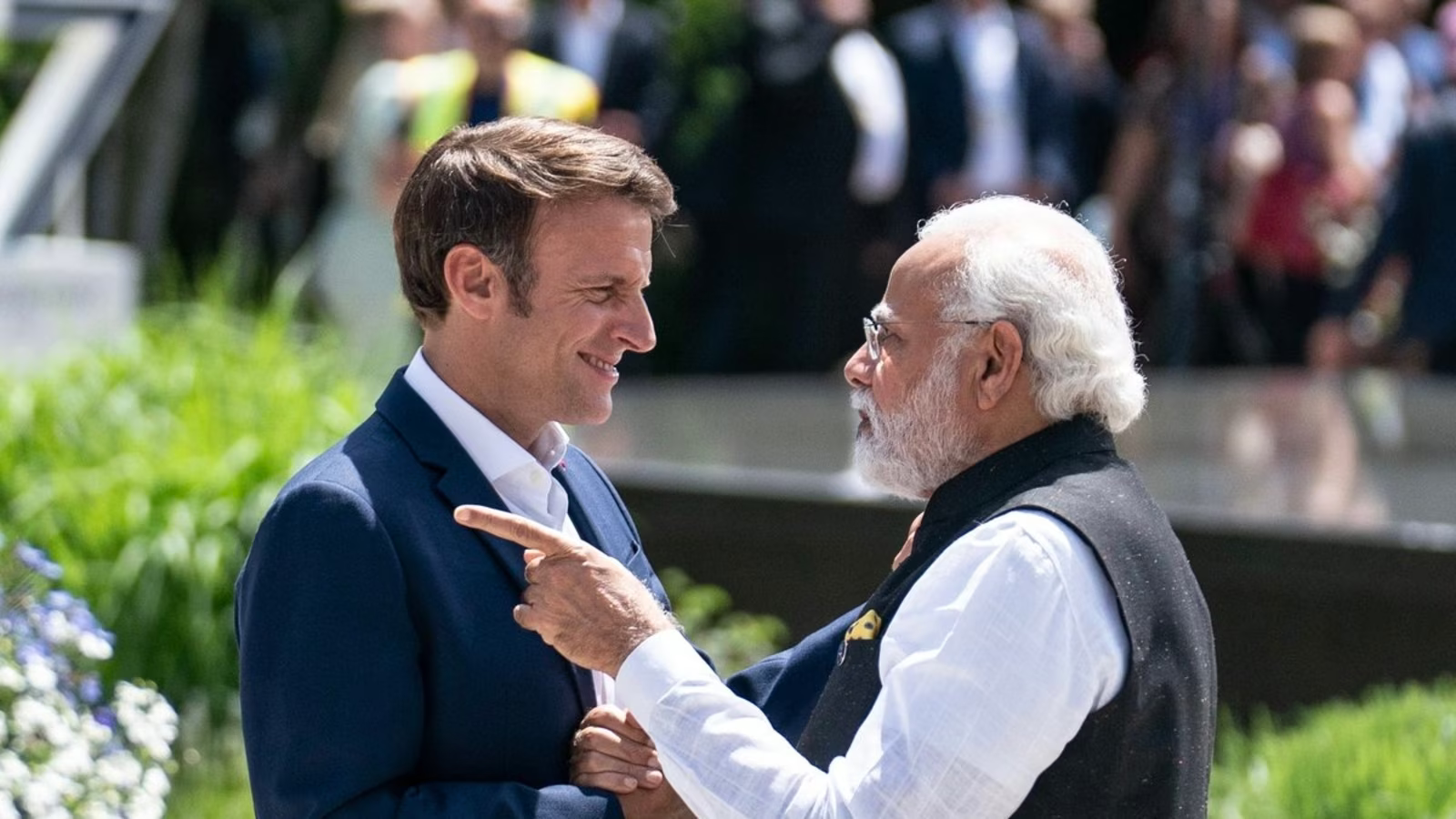 Modi celebrating Indo-France 25th Anniversary.  - Asiana Times
