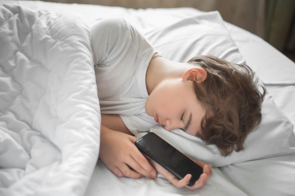 Groundbreaking Program to Help Solve Teenage Sleep Crisis   - Asiana Times