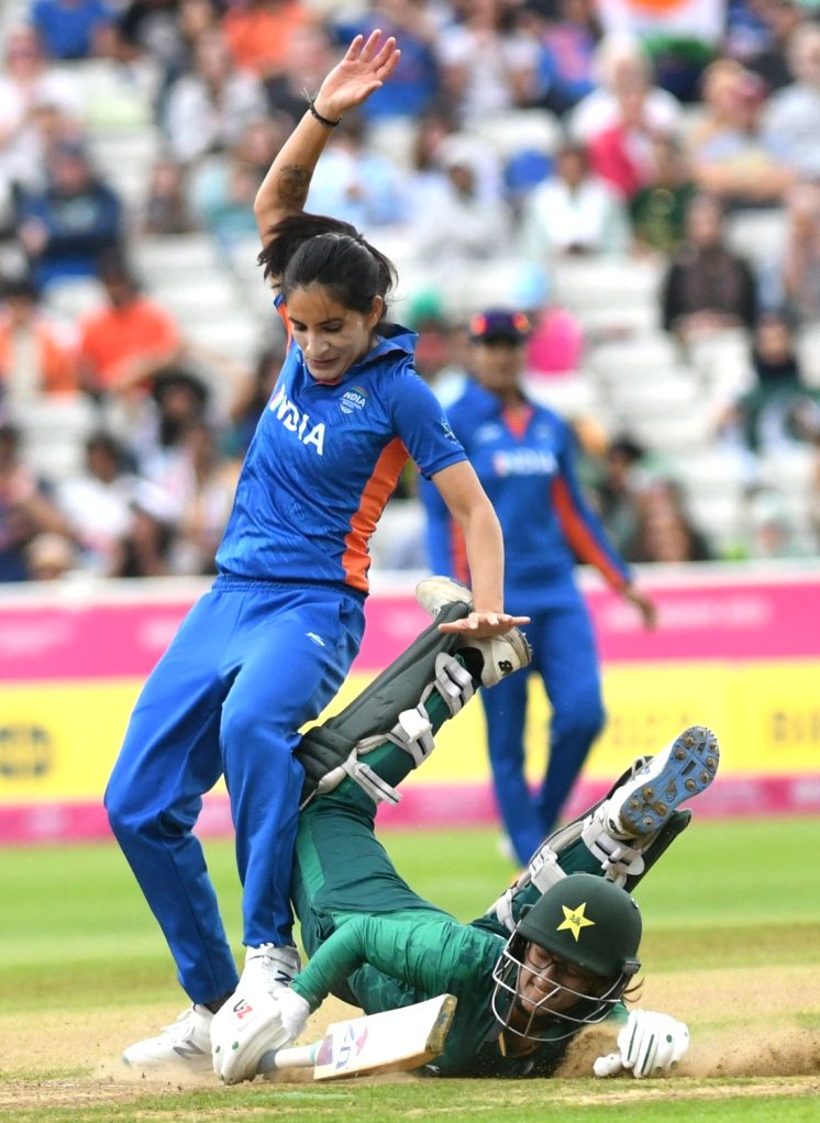 <strong>Renuka becomes the first Indian to record the finest bowling figures in T20 WC</strong> - Asiana Times