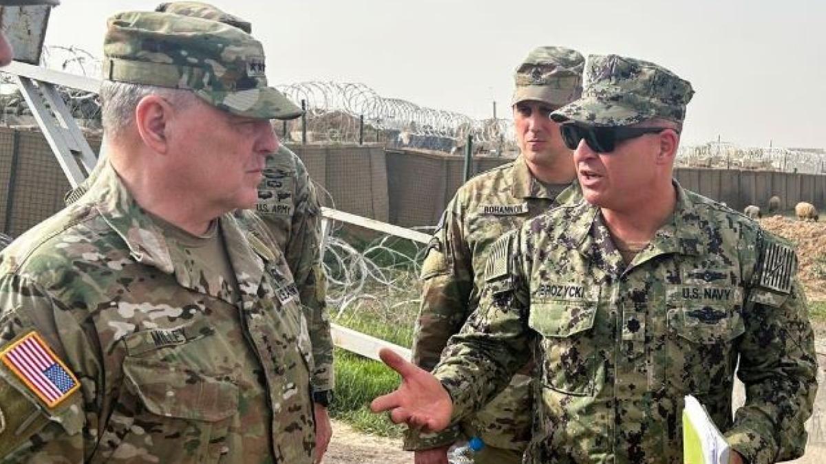 ith an unannounced visit to a US military post in Northeast Syria, Army General Mark Milley,  the chair of the US Joint Chiefs of Staff, speaks with US personnel in Syria Image source: Reuters ( Biden)

