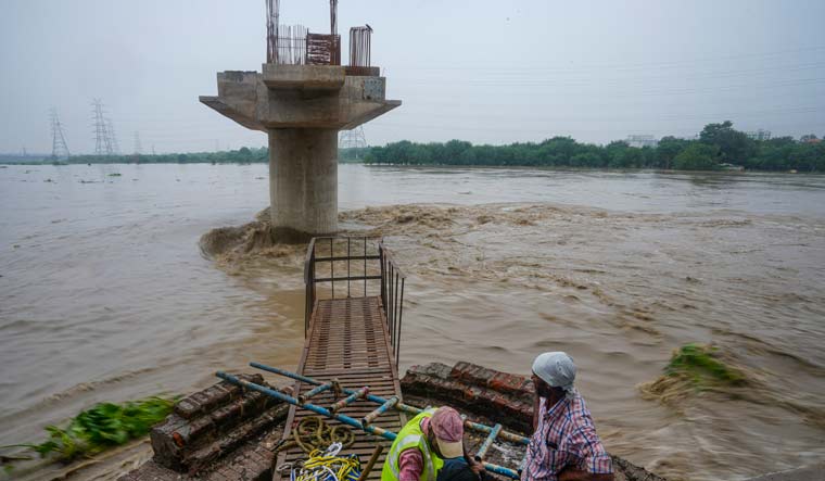 Devastating 45-Year High: Yamuna Floods Delhi, Sparks Alert. - Asiana Times