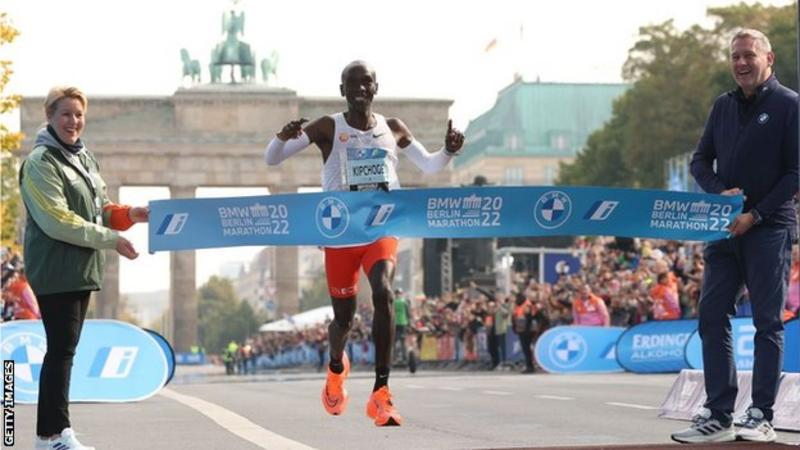 Eliud Kipchoge Breaks down Marathon World Record in Berlin  - Asiana Times